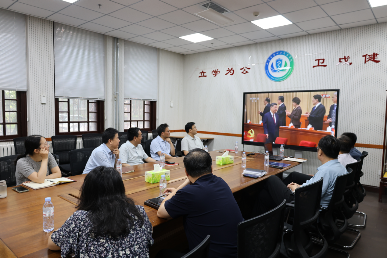 公共卫生学院师生热议庆祝中国共产党成立105周年大会